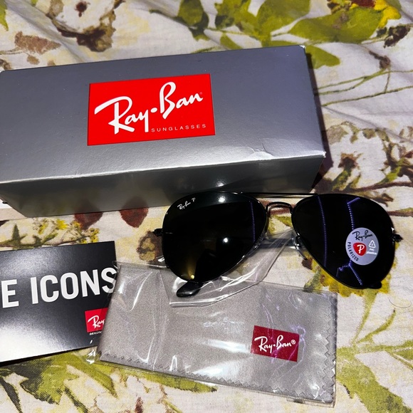 Ray-Ban Aviators Black New - Picture 2 of 5